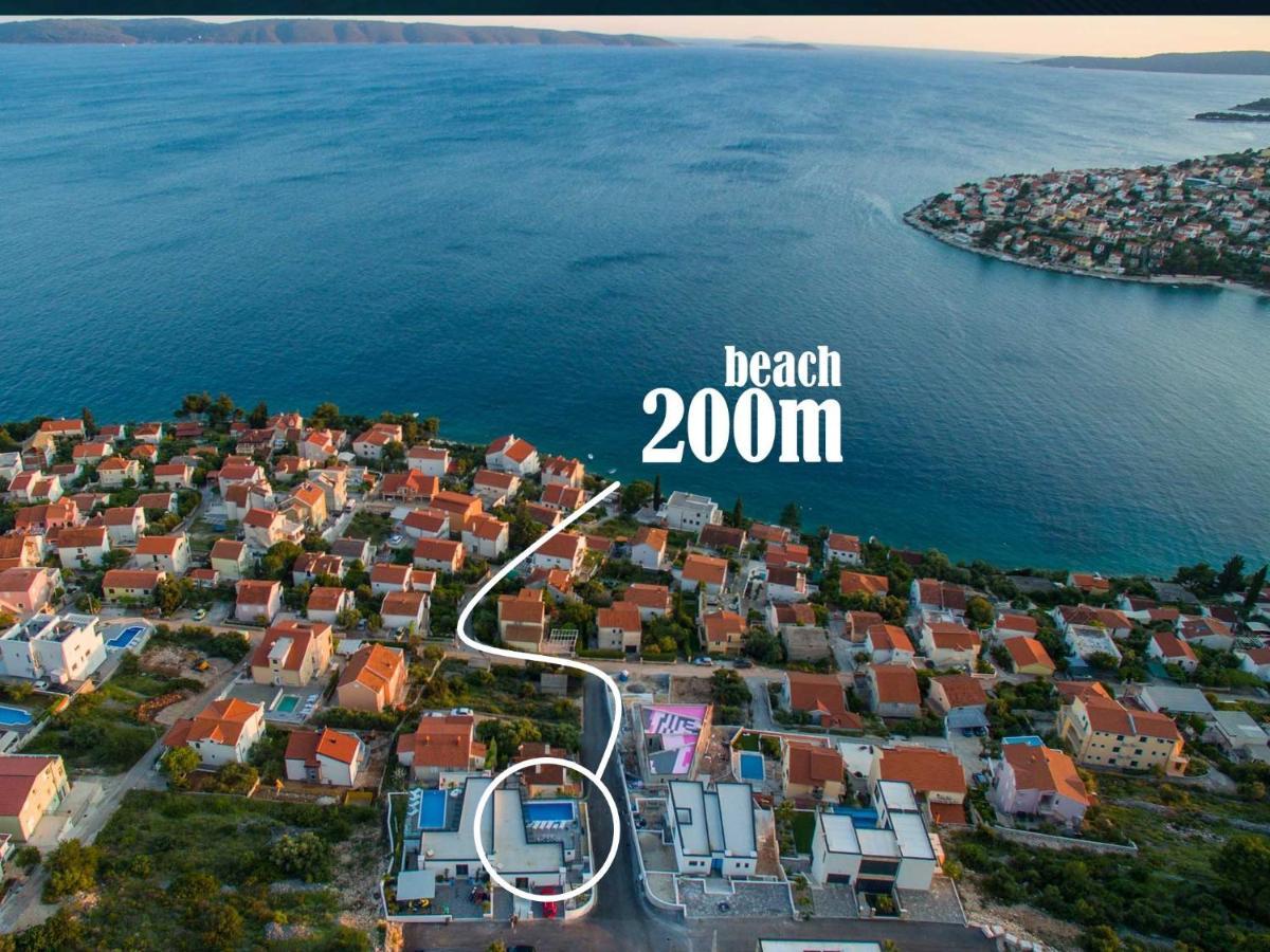 Holiday Home Olive Exclusive - 8 People, Heated Pool, Okrug Gornji, Sea View Traù Esterno foto