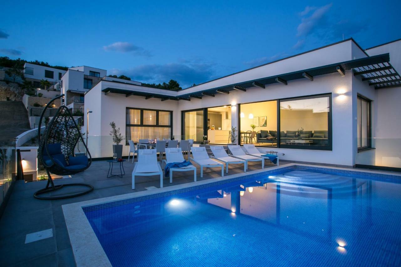 Holiday Home Olive Exclusive - 8 People, Heated Pool, Okrug Gornji, Sea View Traù Esterno foto