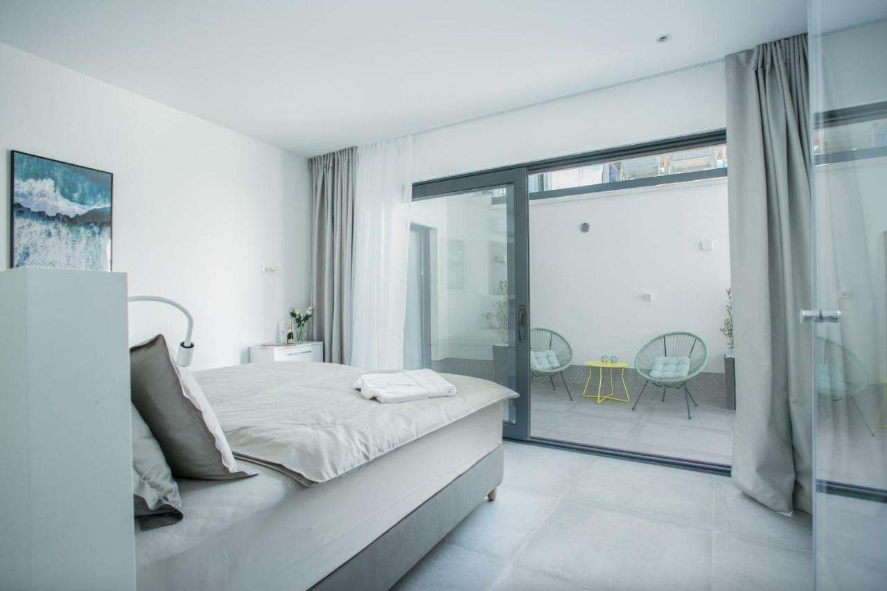 Holiday Home Olive Exclusive - 8 People, Heated Pool, Okrug Gornji, Sea View Traù Esterno foto