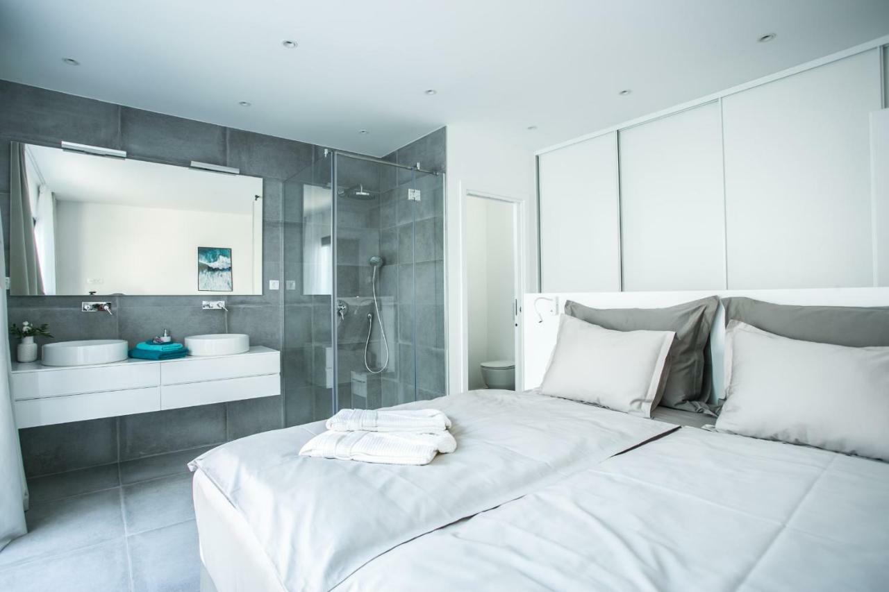 Holiday Home Olive Exclusive - 8 People, Heated Pool, Okrug Gornji, Sea View Traù Esterno foto