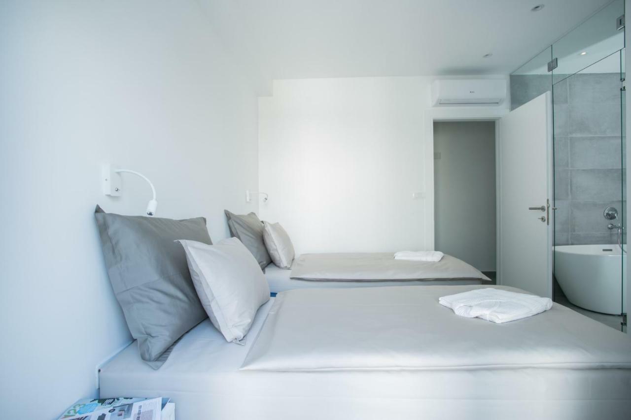 Holiday Home Olive Exclusive - 8 People, Heated Pool, Okrug Gornji, Sea View Traù Esterno foto