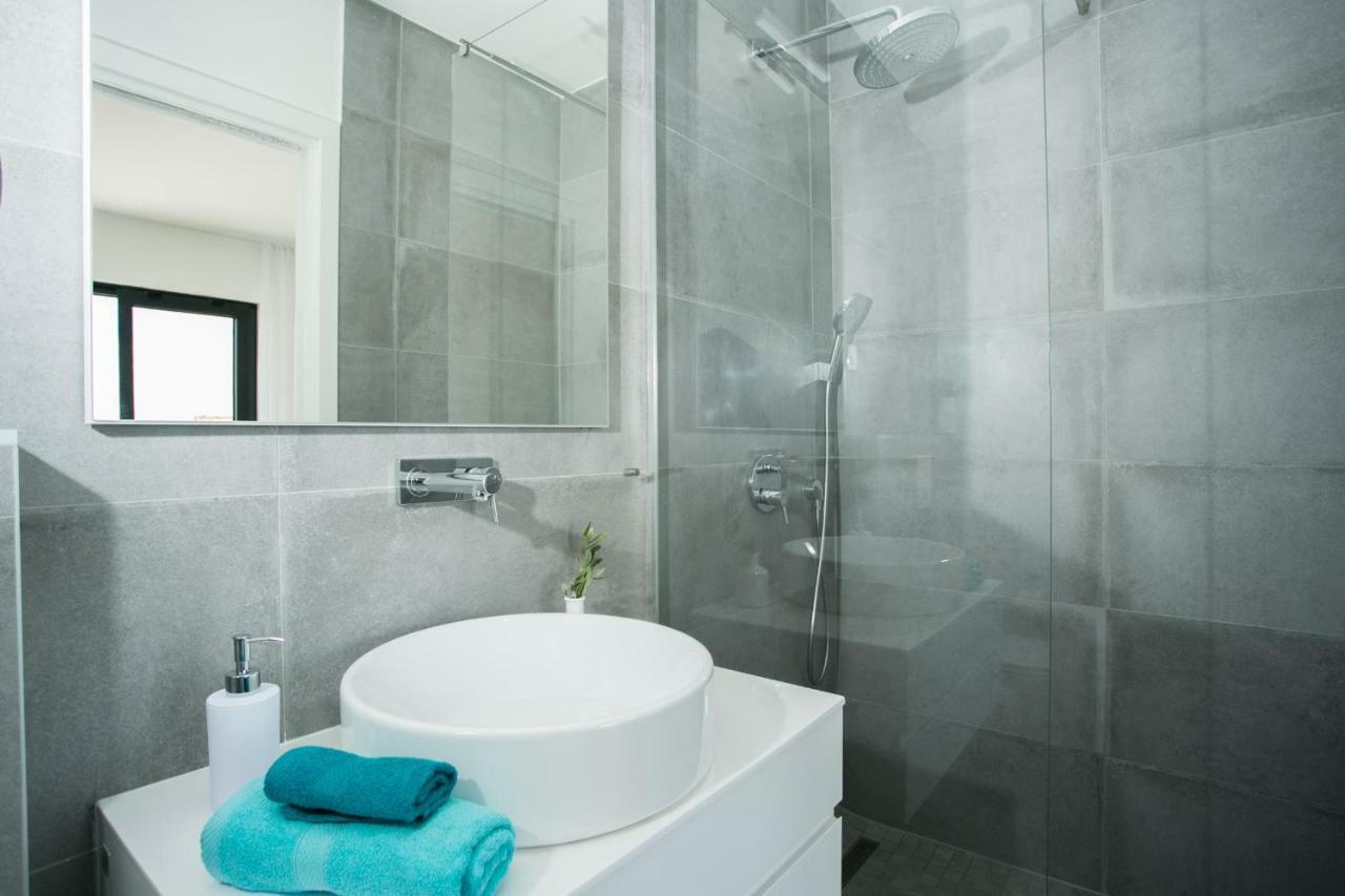 Holiday Home Olive Exclusive - 8 People, Heated Pool, Okrug Gornji, Sea View Traù Esterno foto