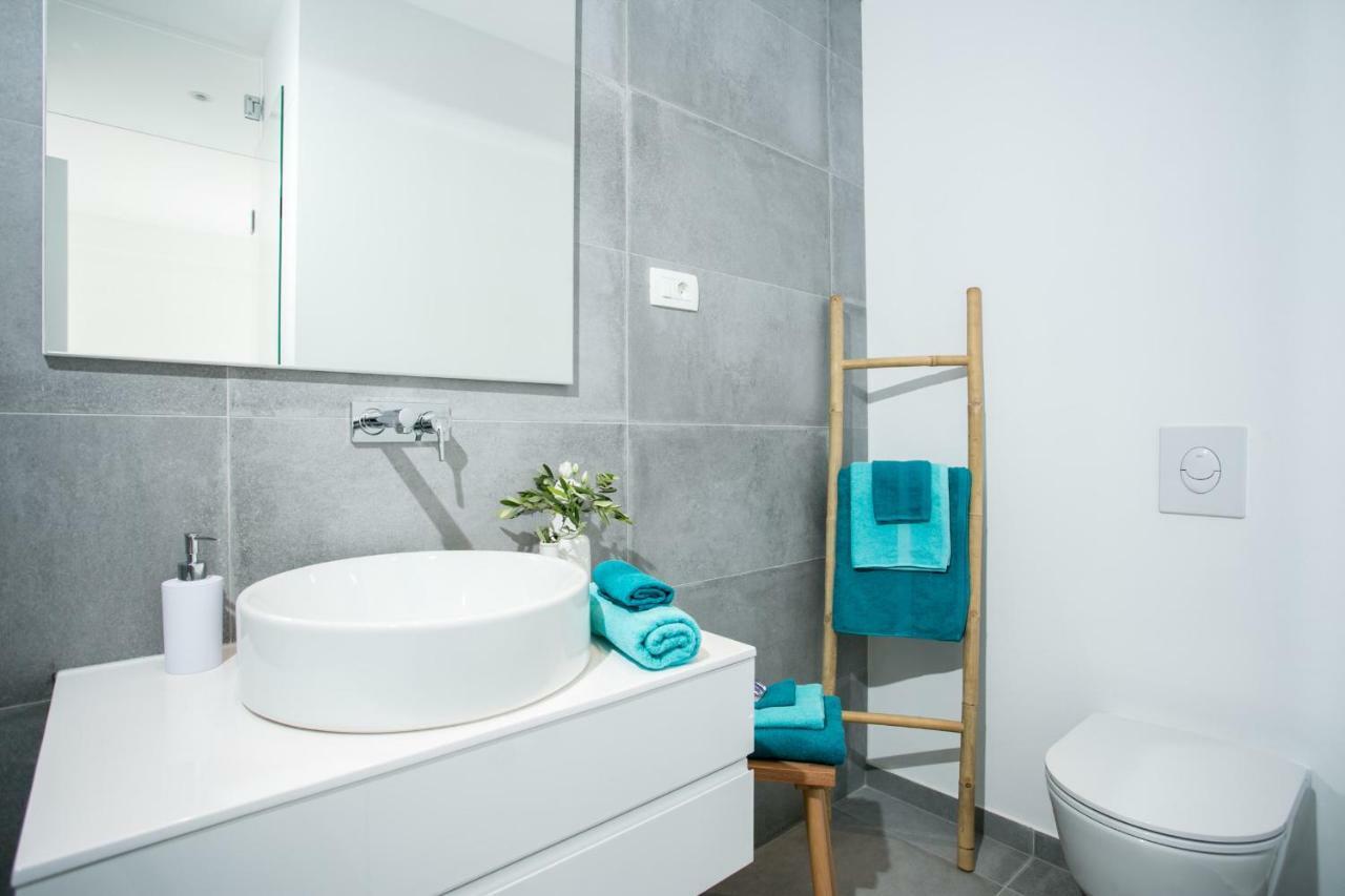 Holiday Home Olive Exclusive - 8 People, Heated Pool, Okrug Gornji, Sea View Traù Esterno foto