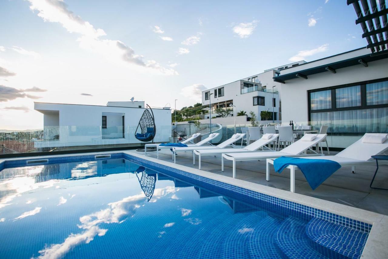 Holiday Home Olive Exclusive - 8 People, Heated Pool, Okrug Gornji, Sea View Traù Esterno foto