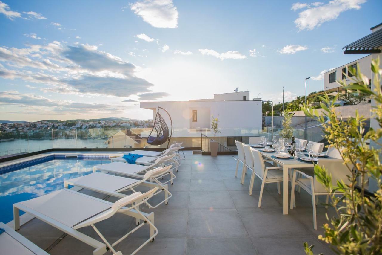 Holiday Home Olive Exclusive - 8 People, Heated Pool, Okrug Gornji, Sea View Traù Esterno foto