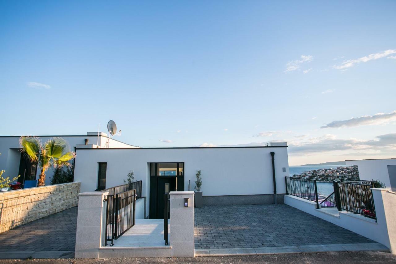 Holiday Home Olive Exclusive - 8 People, Heated Pool, Okrug Gornji, Sea View Traù Esterno foto