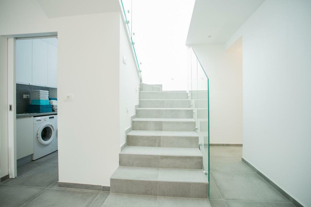 Holiday Home Olive Exclusive - 8 People, Heated Pool, Okrug Gornji, Sea View Traù Esterno foto