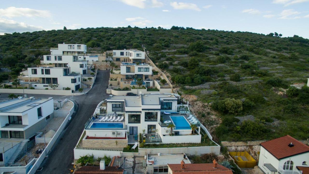 Holiday Home Olive Exclusive - 8 People, Heated Pool, Okrug Gornji, Sea View Traù Esterno foto