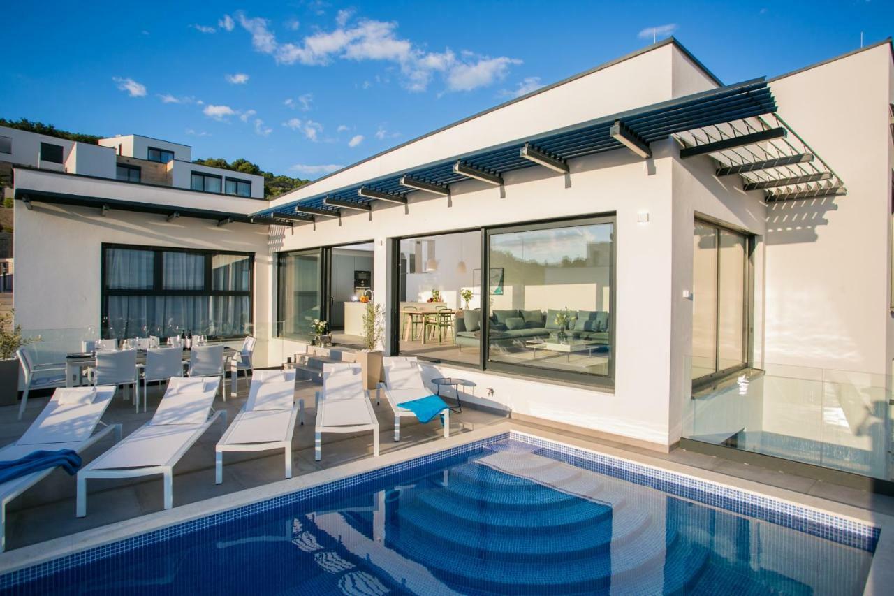 Holiday Home Olive Exclusive - 8 People, Heated Pool, Okrug Gornji, Sea View Traù Esterno foto